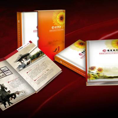 匠心獨運，傳承價值 房產(chǎn)企業(yè)定制禮品、老員工紀念章及企業(yè)形象策劃全攻略